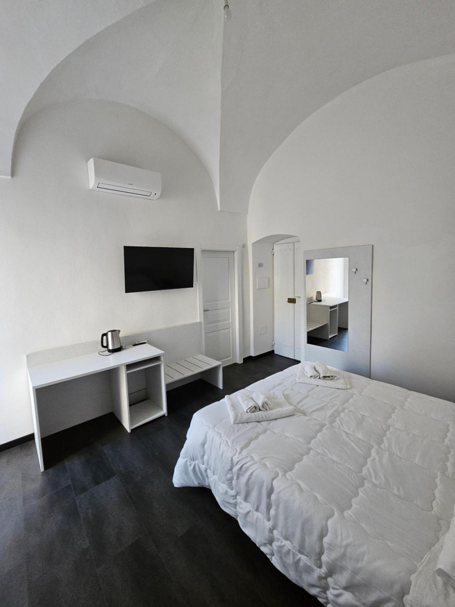 La Dama Del Castello Hotell Bosa Eksteriør bilde
